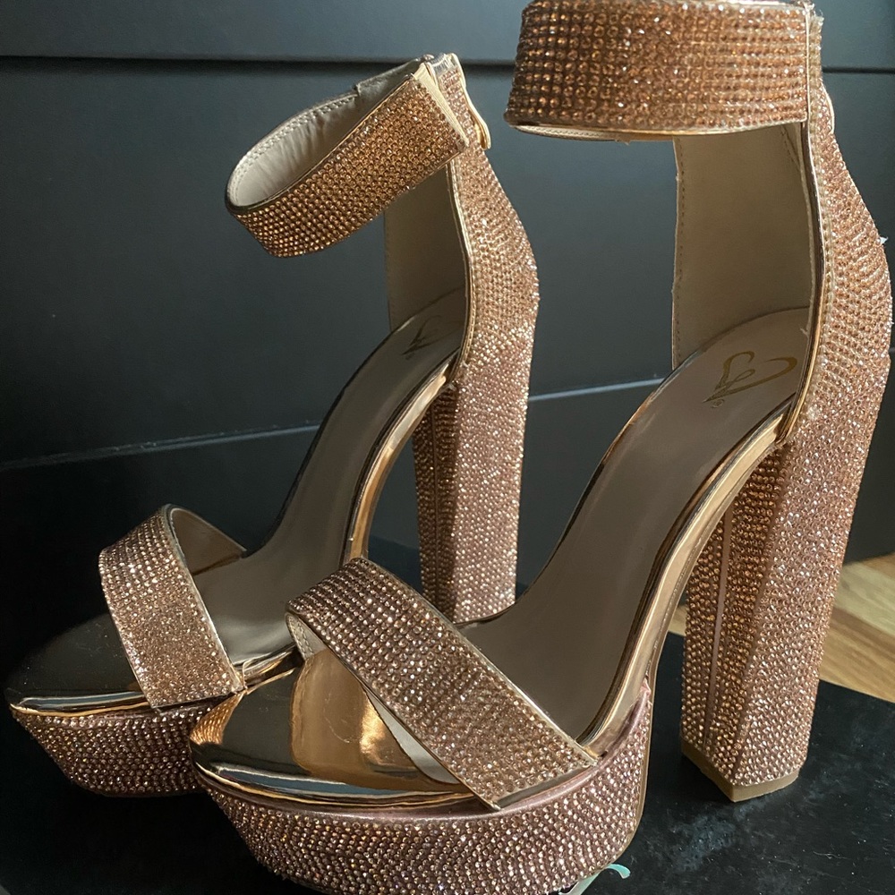 Windsor heels
